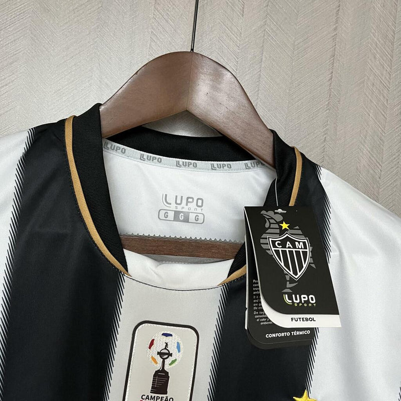 Camisa Retrô Atlético Mineiro 2013 - Masculina (Ronaldinho) - PATCH LIBERTADORES